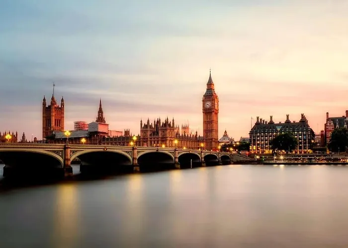 Homey Flat In Heart Of London